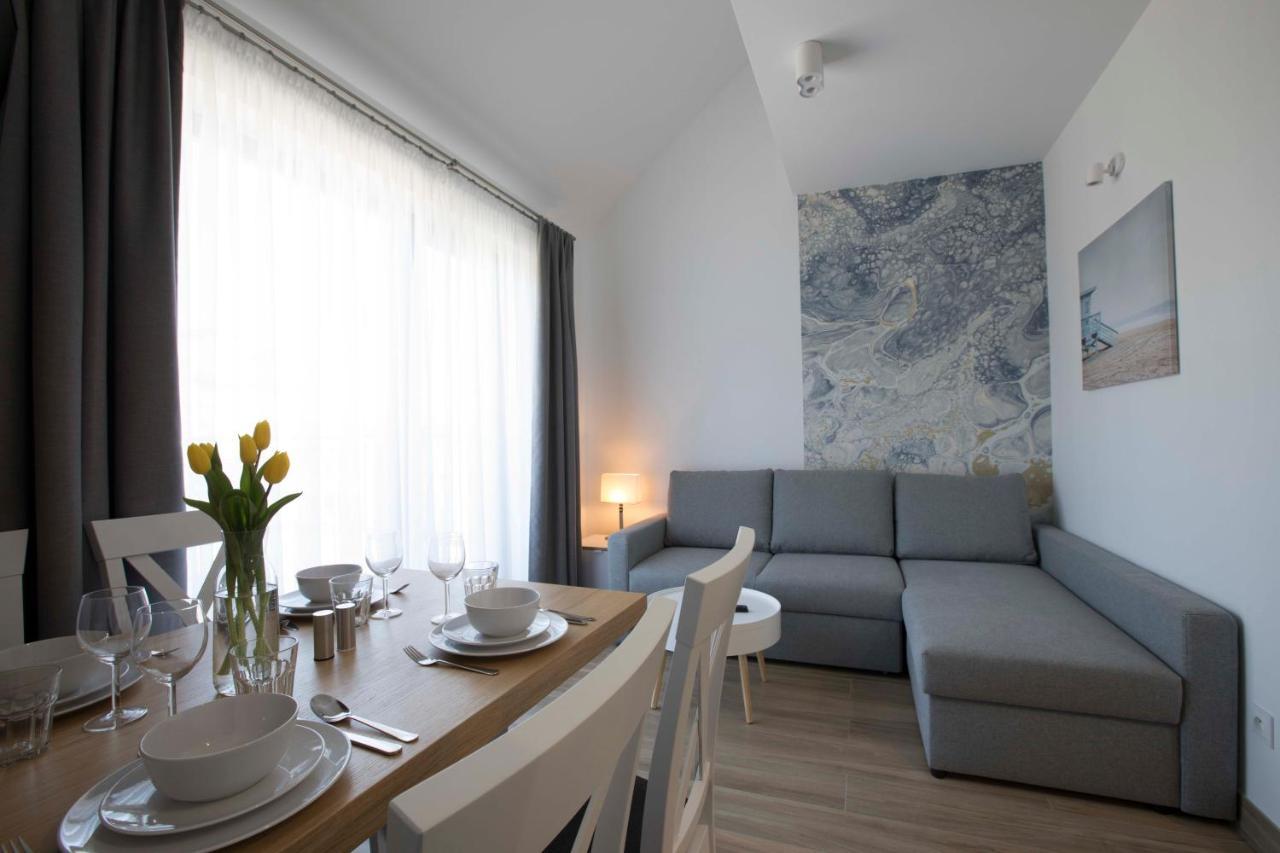 Willa Przy Porcie - Apartamenty Z Aneksami Kuchennymi Ustka Exterior photo