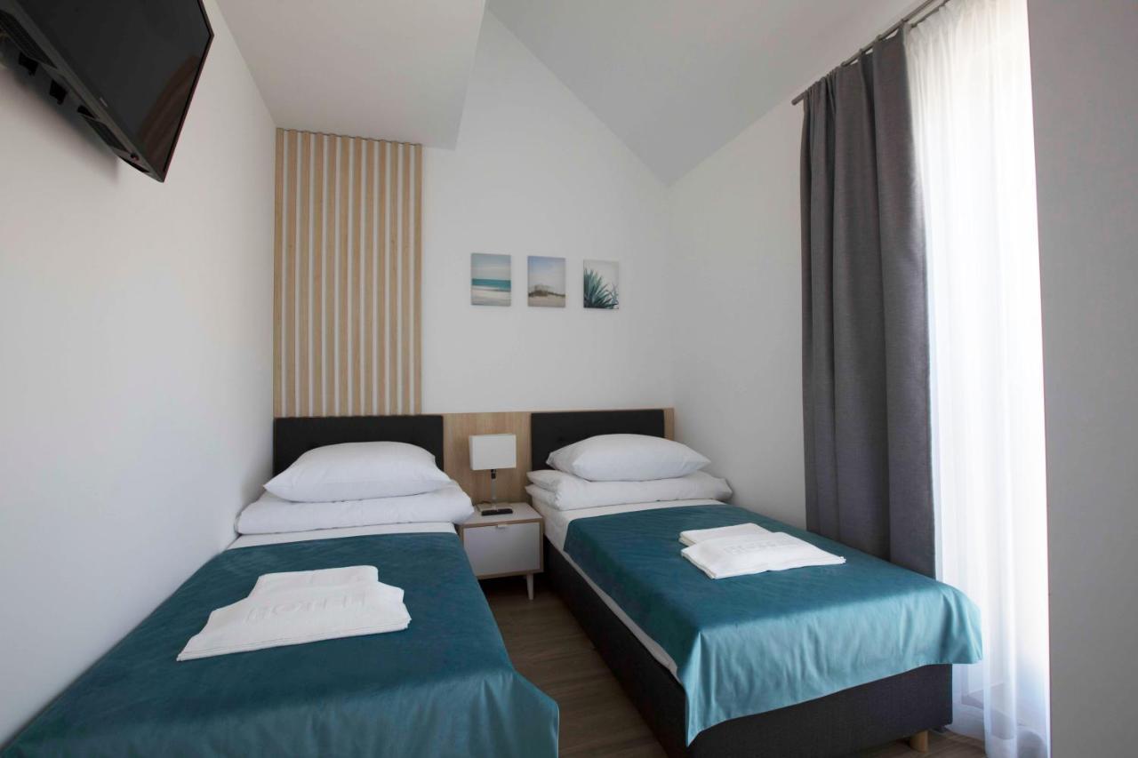 Willa Przy Porcie - Apartamenty Z Aneksami Kuchennymi Ustka Exterior photo